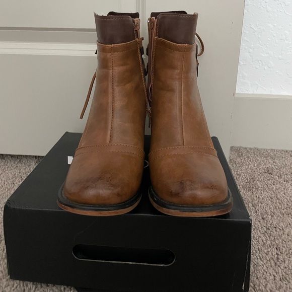 Booties | Brown - Picture 3 of 4